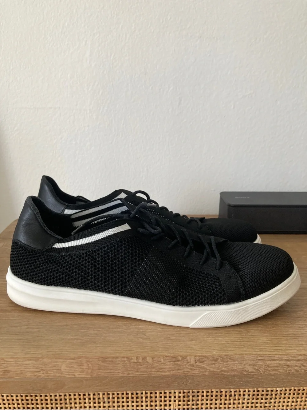 Men’s Black Knit Lace-Up Sneakers